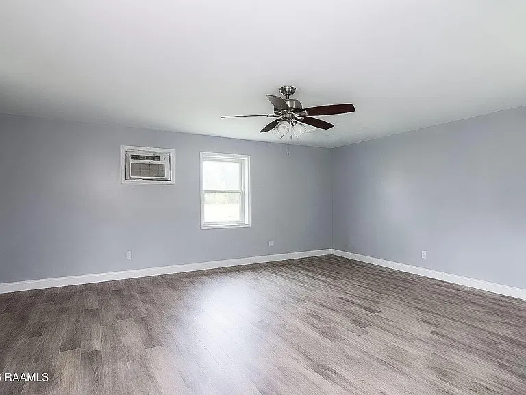 1055 Eddie Ray Rd — Photo 22