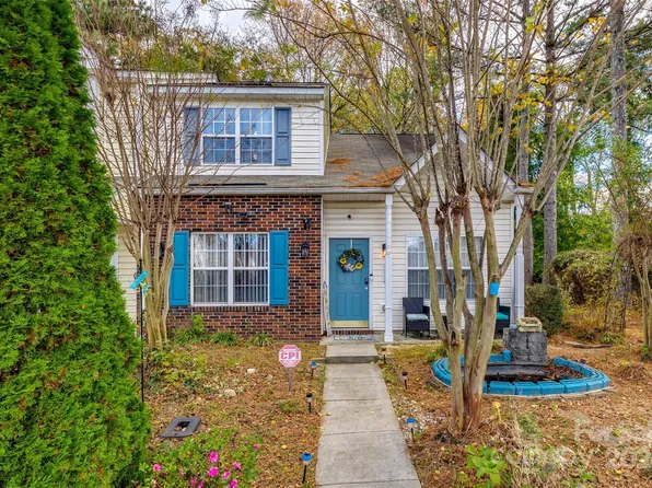 7561 Petrea Ln, Charlotte, NC 28227