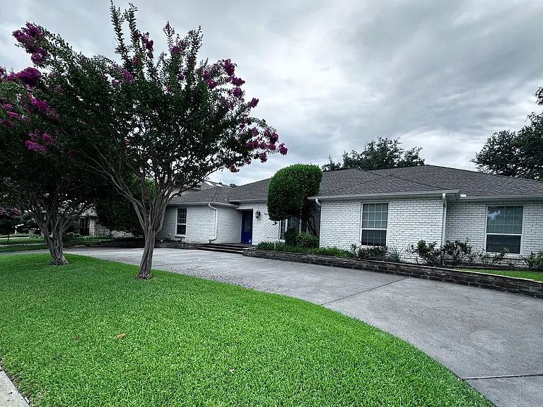 7414 Meadow Rd — Photo 3