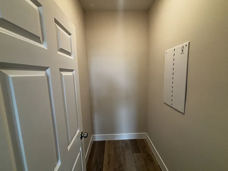 4424 S Texas Ave — Photo 8