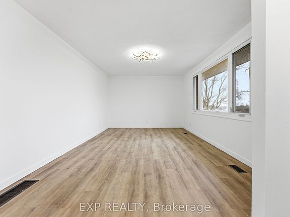 5th image of 696 Whites Rd