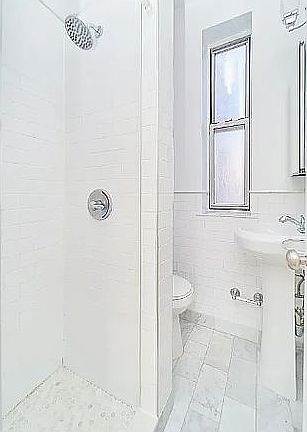 5th image of 10 Morton St APT 3d
