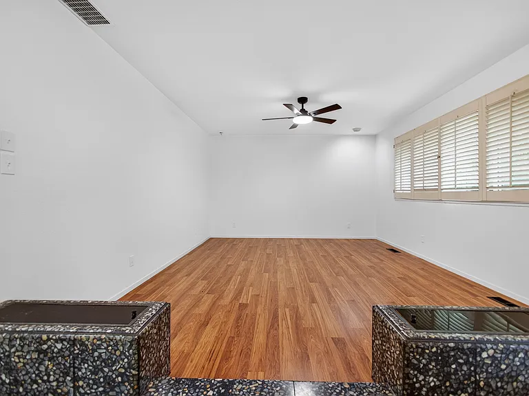 5940 Gloria Dr #0 — Photo 5