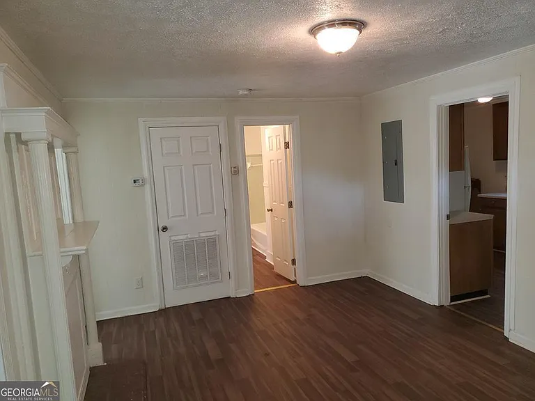 310 Roberts St — Photo 1