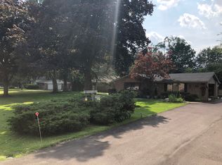 6040 Darramoor Rd, Bloomfield Hills, MI 48301