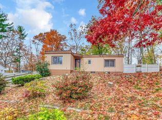 40 Truman Cir, Springfield, MA 01109