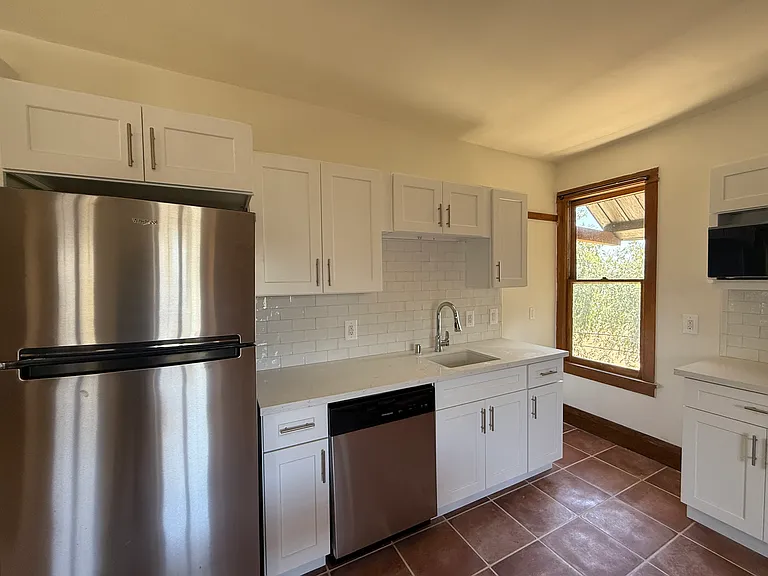 2234 W Adams Blvd #3 — Photo 16