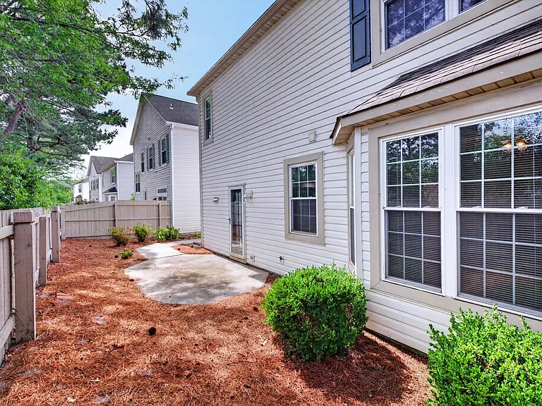 1537 Tallwood Cir — Photo 26