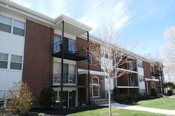 1st image of 30 Pleasant Dr APT 1