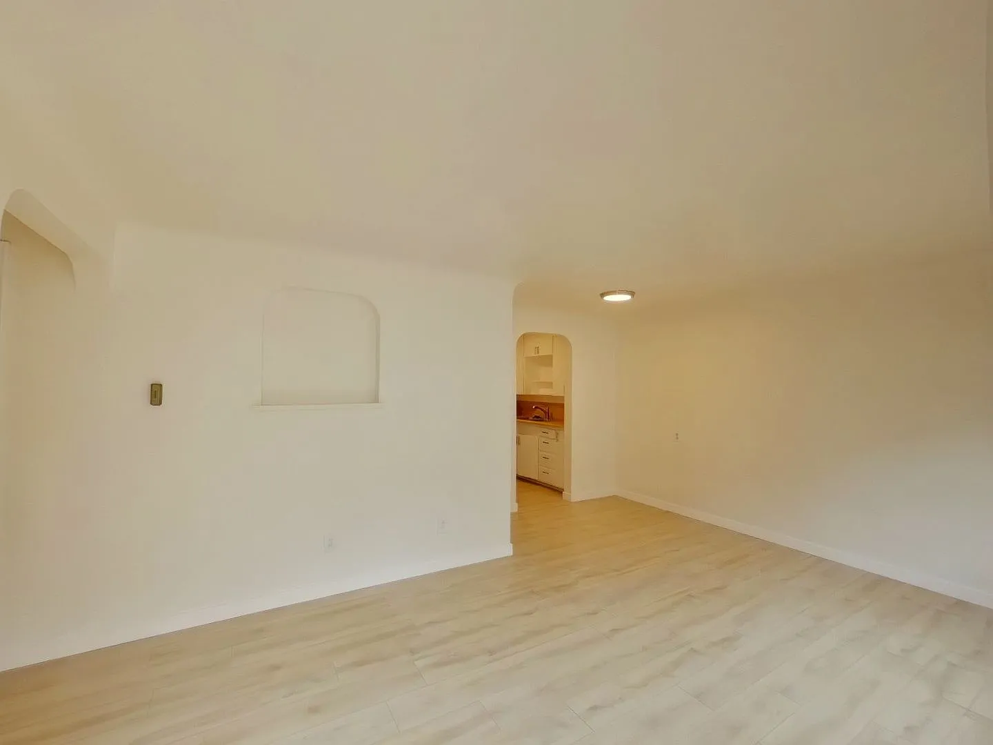 325 West 12th Ave — Photo 2