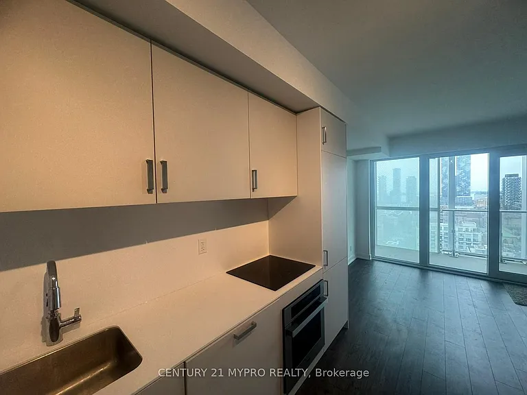 88 Queen St E #2105 — Photo 3