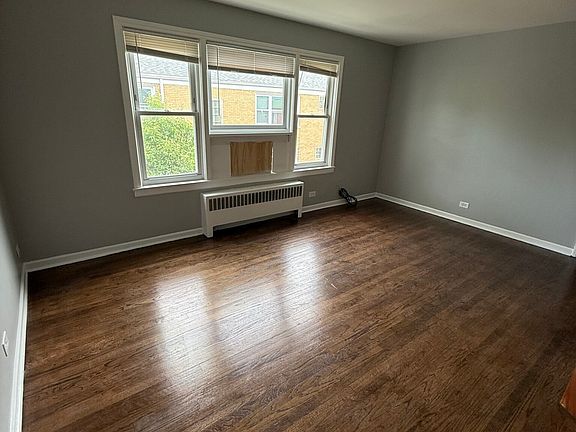 3rd image of 6721 N California Ave #2E