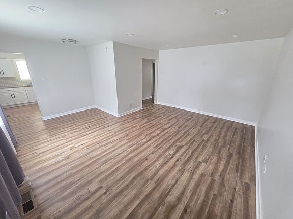 3rd image of 1315 Imperial Ave