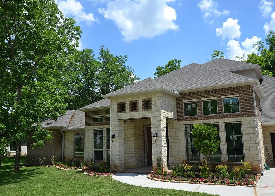 1st image of 32807 Woodfern Ct