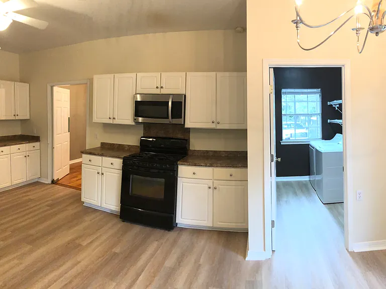 100 Woods Dr — Photo 9
