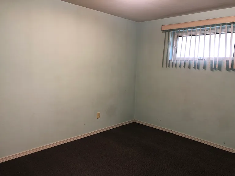 331 NW Cleveland St — Photo 5