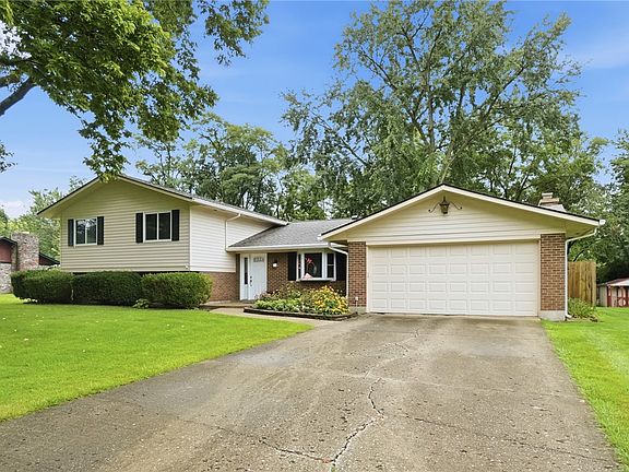 2nd image of 8919 Deep Forest Ln