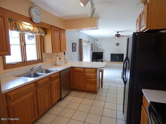 3rd image of 1324 Florence Ave
