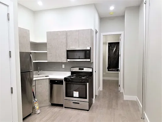 Rented by The Hamilton Group | media 33