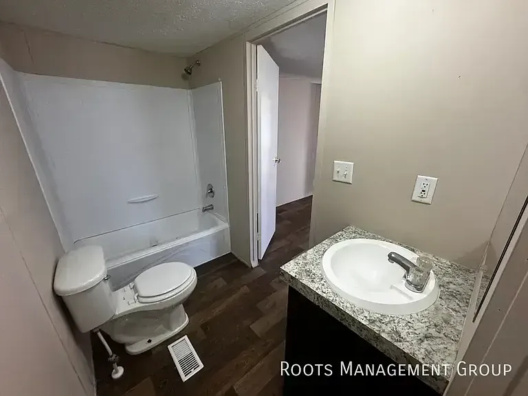 85 Sue St #85S — Photo 4