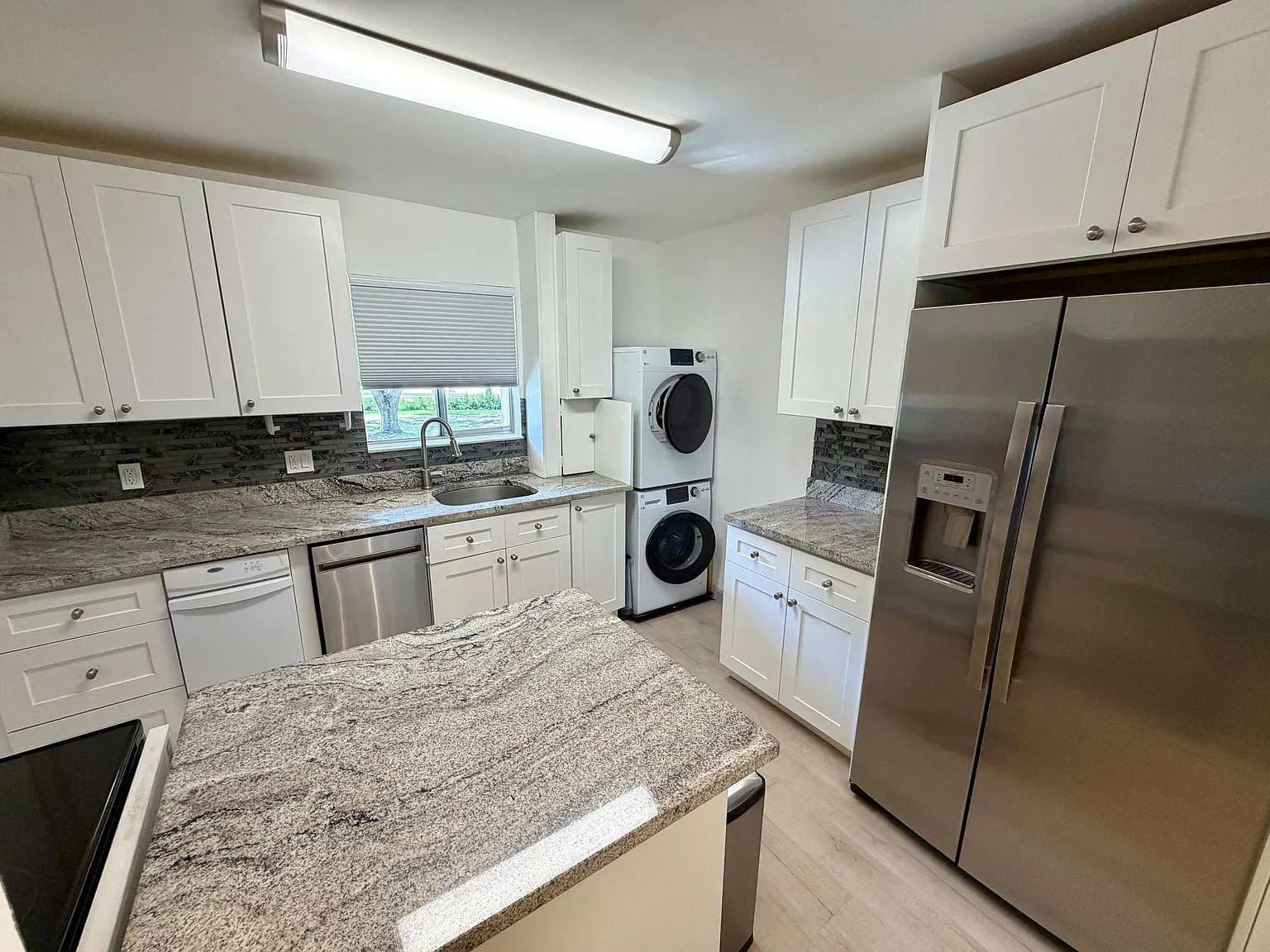 2 bed, 2.0 bath, 1044 sqft, $2,300 — Photo 4