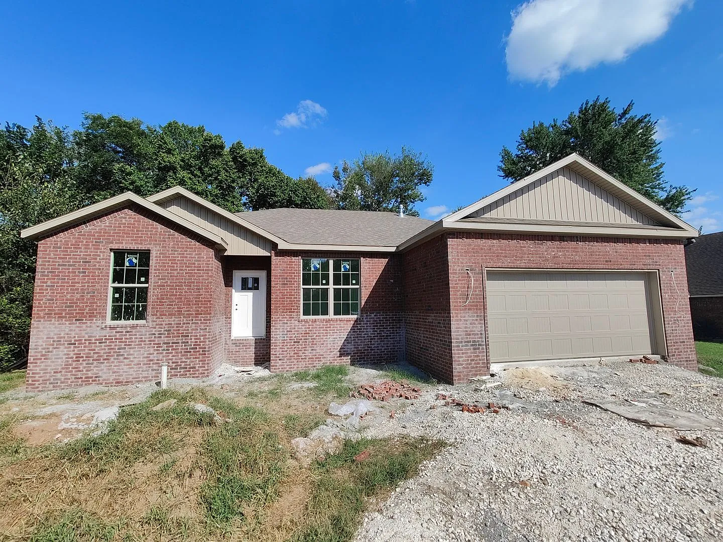 Great home in Centerton — Photo 1