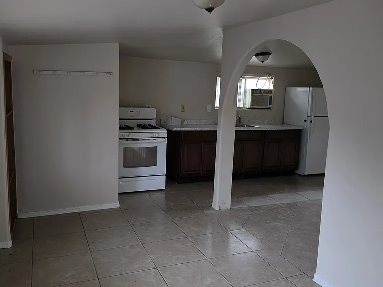 240 N Davis Canyon Loop — Photo 2