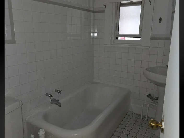 39 E Division St #3B — Photo 6
