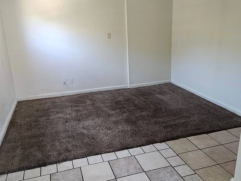 629 1/2 Romeo Ave — Photo 1
