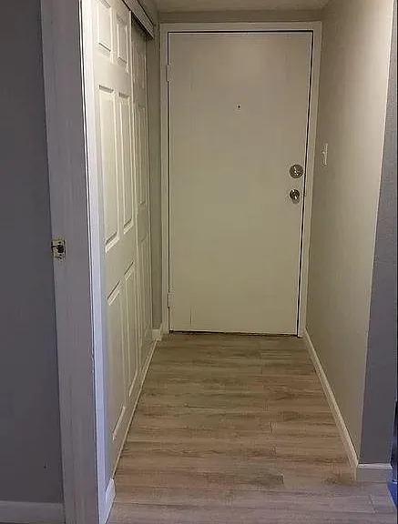 Town & Country Apartments — Photo 12