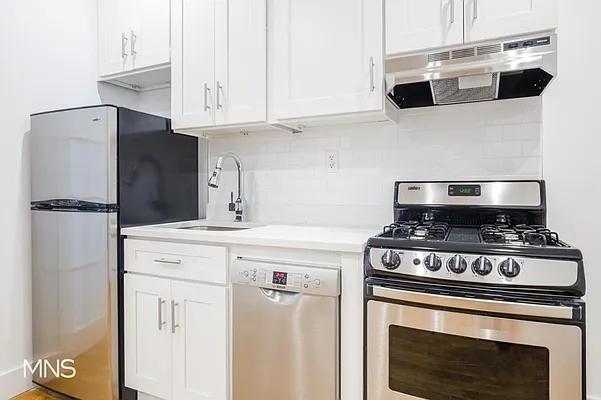 Rented by MNS | media 2