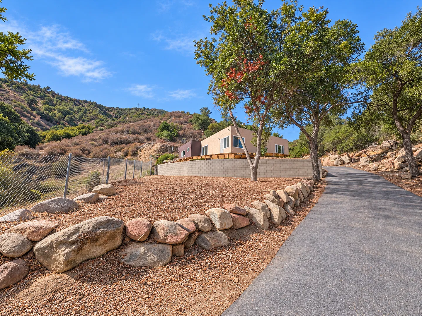 Unique 5-Bedroom Lake Elsinore Hillside Property with Lake Views + Separate Two-Room Building — Photo 2