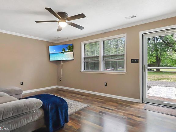 4th image of 20939 Abell Rd