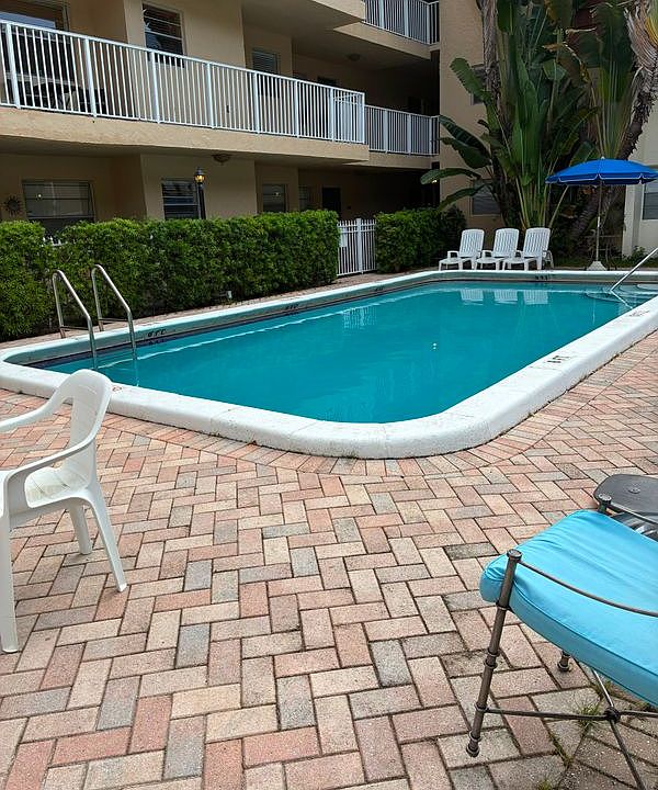 1st image of 1300 Moffett St APT 209