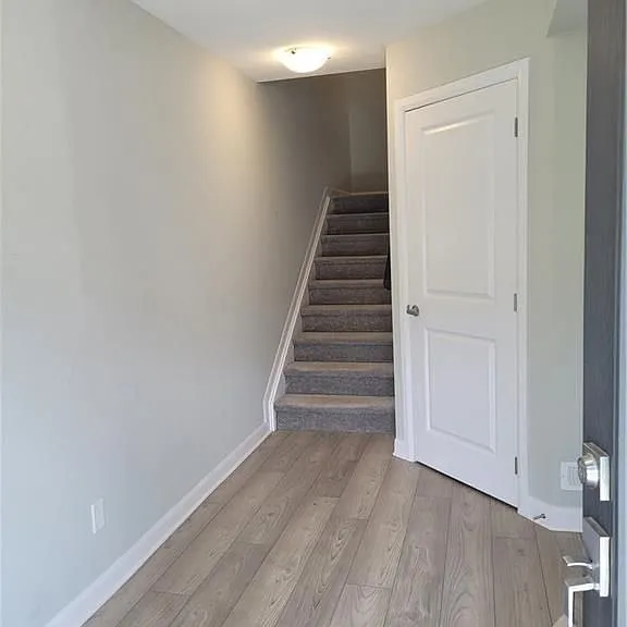 551 Clemency Cres — Photo 14