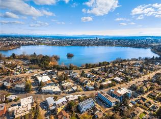 756 N 72nd St APT 203, Seattle, WA 98103