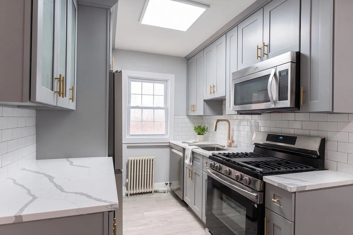 2 bed, 2.0 bath, 899 sqft, $2,500 — Photo 3