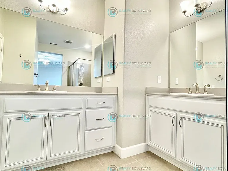 1815 Dark Horse Rd #B — Photo 24