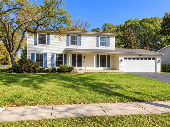 624 Green Oaks Dr, Crystal Lake, IL 60014