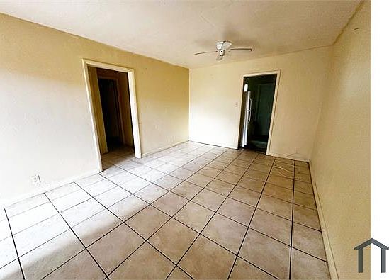 4th image of 837 NW 10th Ter #2