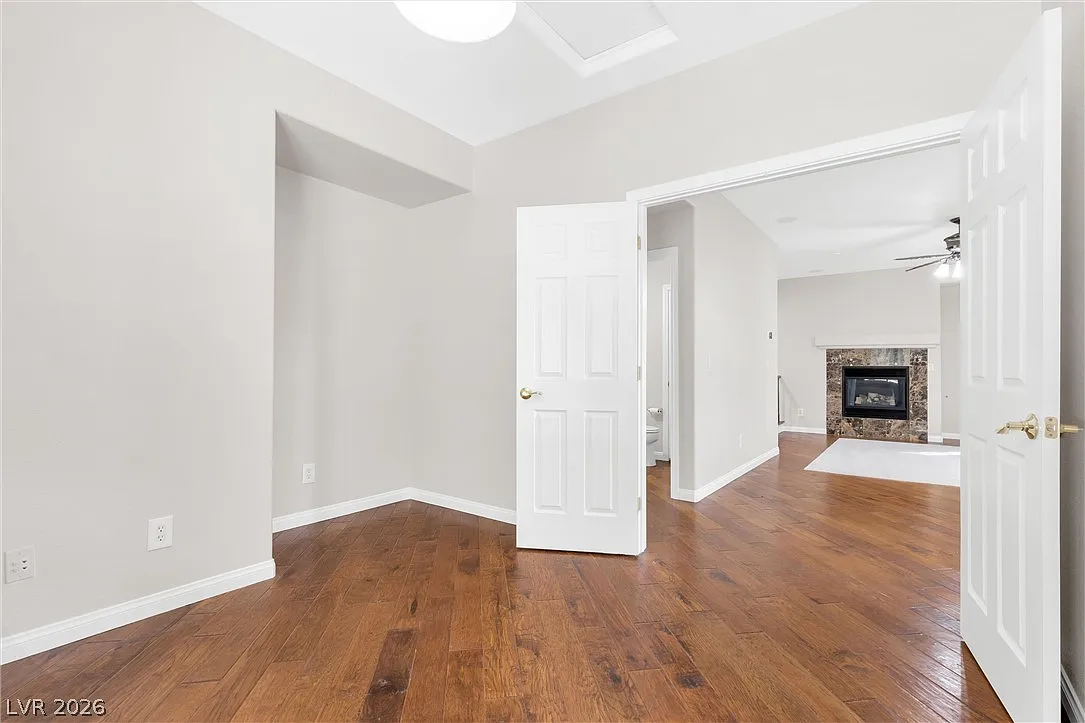 3 bed, 2.5 bath, 1882 sqft, $2,551 — Photo 4
