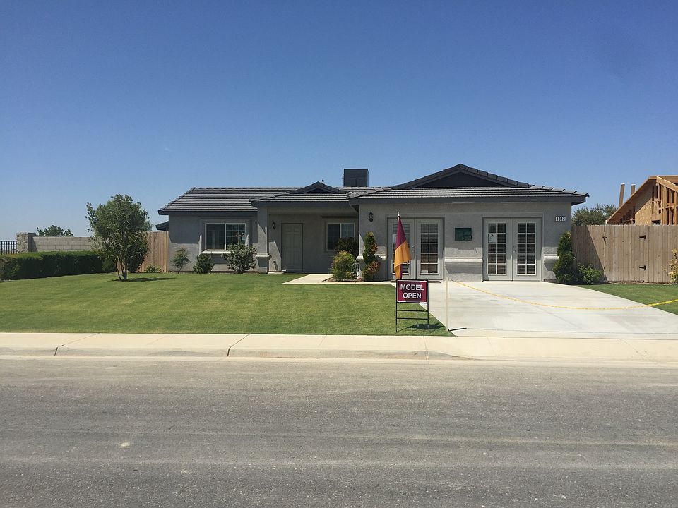 MODEL HOME