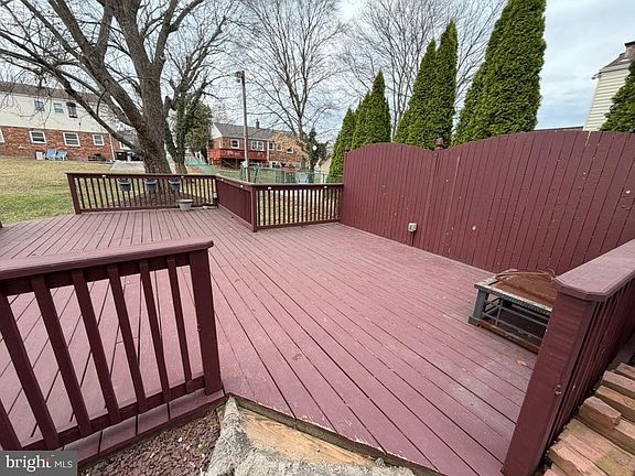 5th image of 725 Springdell Rd
