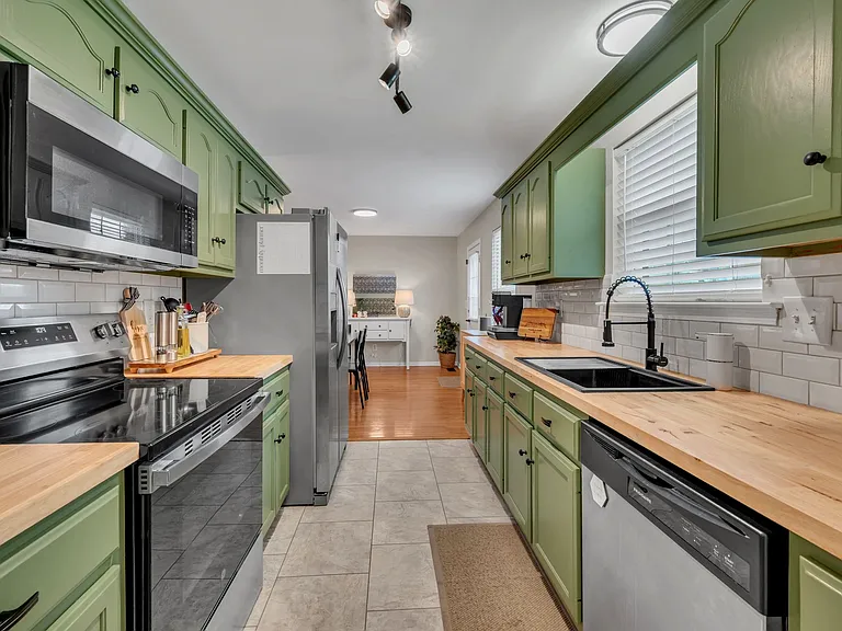 2029 Sunday Silence Dr — Photo 15