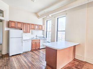 652 N Noble St APT 2F, Chicago, IL 60642