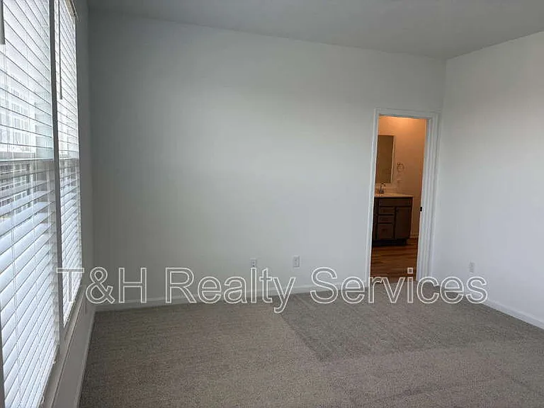 5790 Arcade Blvd — Photo 16