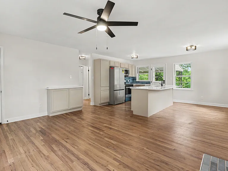 691 Garner Dr — Photo 5