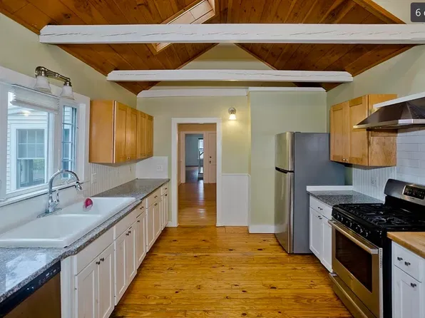 17 Woodbridge St, South Hadley, MA 01075