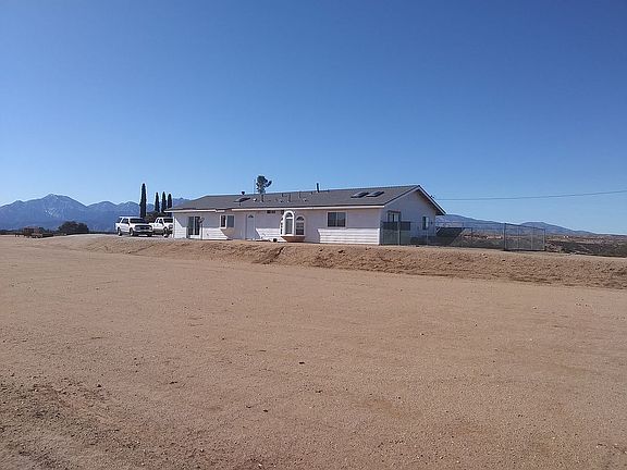 5th image of 5225 Bellflower St
