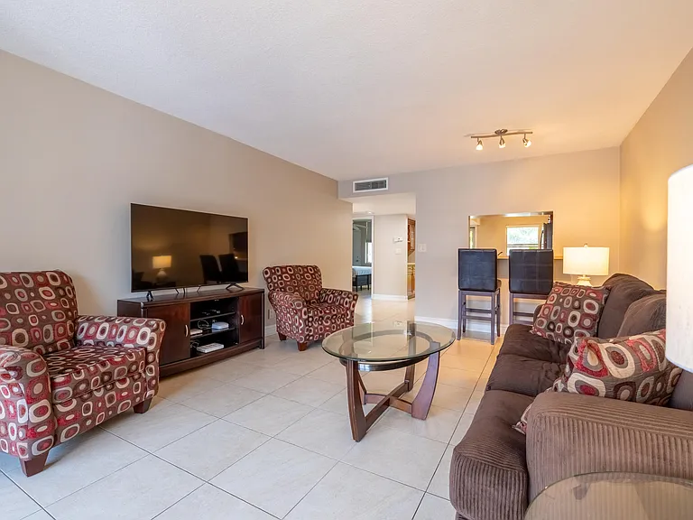 777 S Federal Hwy #107-D — Photo 3